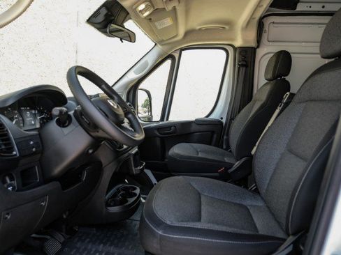 Used 2023 RAM ProMaster 2500 FWD image 3