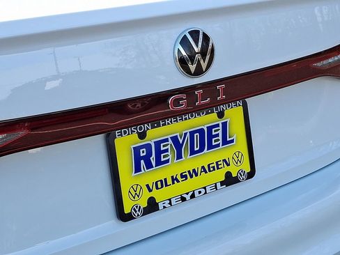 Certified 2025 Volkswagen Jetta GLI Autobahn FWD image 30