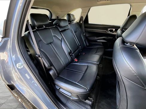 Used 2021 Kia Sorento S image 27