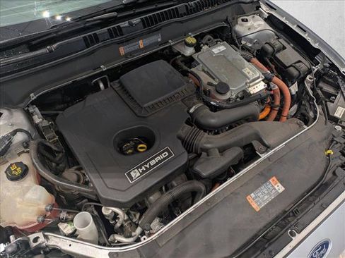 Used 2019 Ford Fusion Titanium image 21