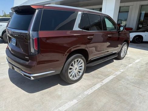 Used 2023 Cadillac Escalade Premium Luxury AWD/4WD image 10