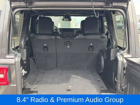 Used 2021 Jeep Wrangler Unlimited Sahara AWD/4WD image 8