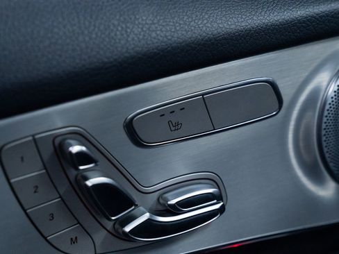 Used 2019 Mercedes-Benz GLC 350e 4MATIC w/ Premium Package image 14