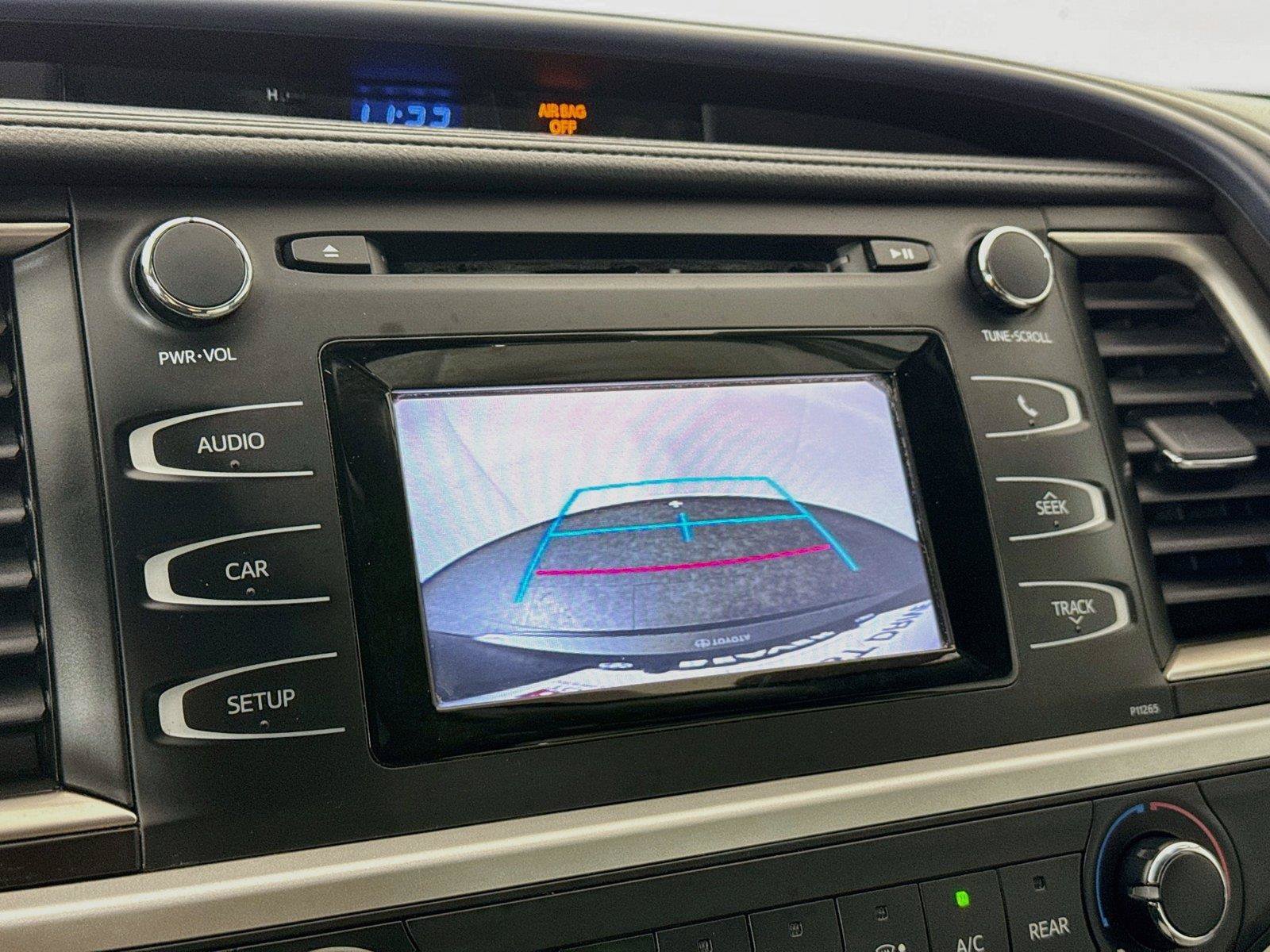 Used 2016 Toyota Highlander LE AWD/4WD image 20