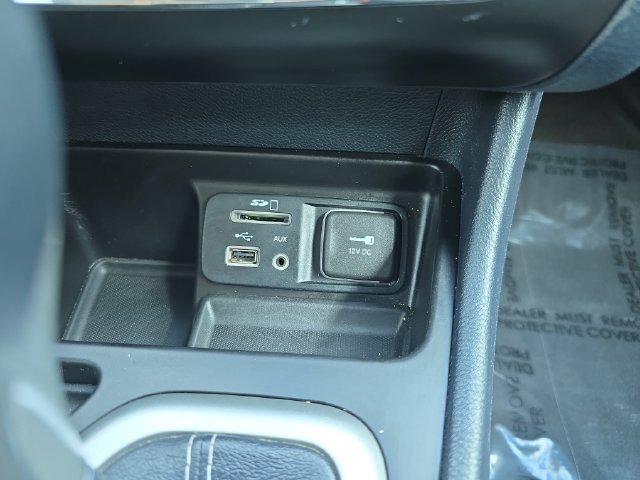 Used 2014 Jeep Cherokee Limited w/ Luxury Group FWD image 24