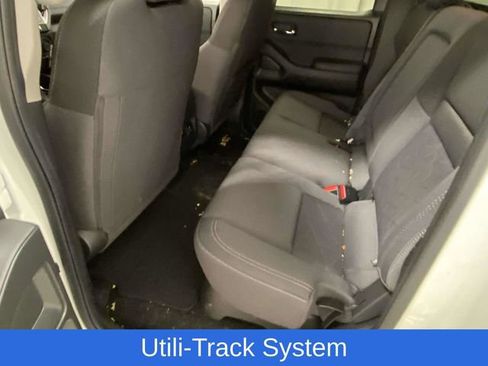Used 2025 Nissan Frontier SV w/ SV Convenience Package image 10
