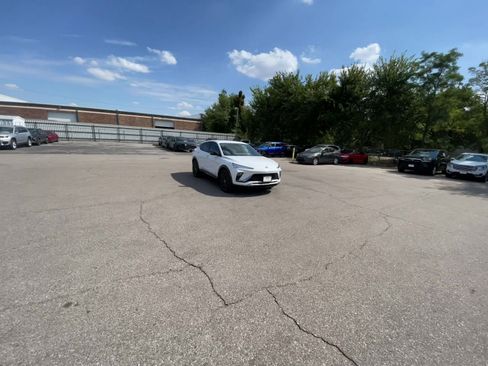 Used 2025 Buick Envista Sport Touring image 16