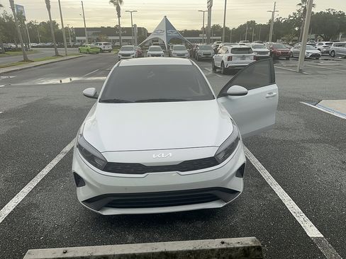 Used 2024 Kia Forte LXS FWD image 2