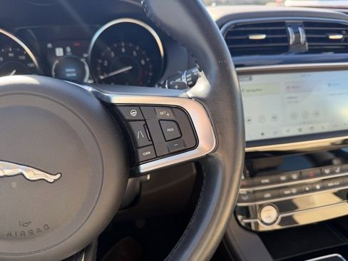 Used 2020 Jaguar F-PACE Prestige image 28