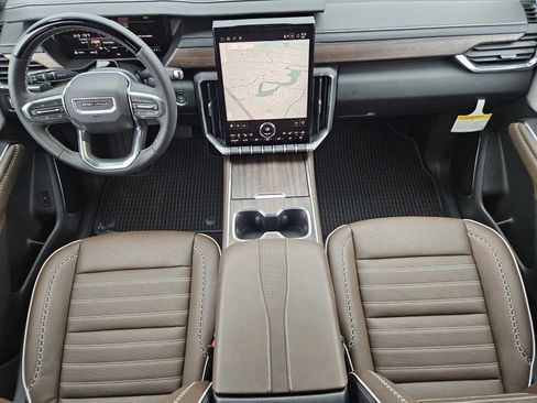 New 2026 GMC Acadia Denali Ultimate AWD/4WD image 19