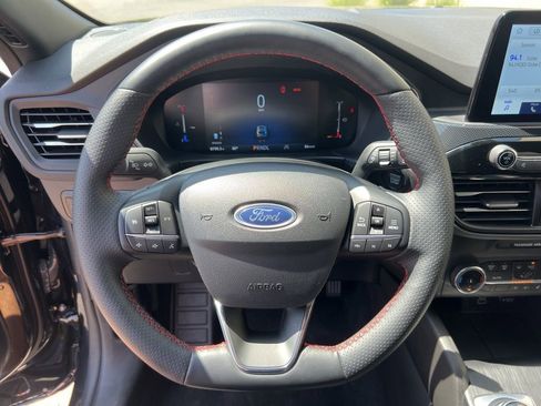 Used 2025 Ford Escape ST-Line Select AWD/4WD image 11