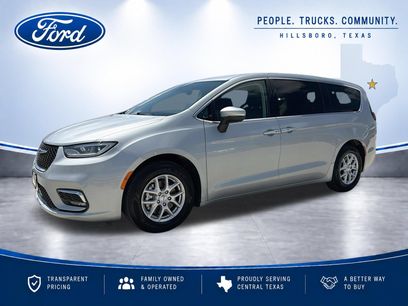 Used 2023 Chrysler Pacifica Touring-L