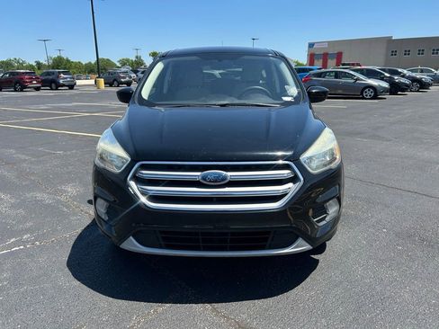 Used 2017 Ford Escape SE FWD image 3