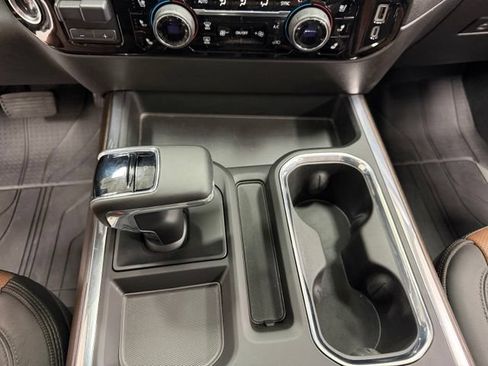 Certified 2024 Chevrolet Silverado 1500 High Country w/ High Country Premium Package AWD/4WD image 15