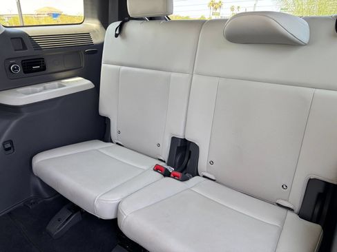 Used 2025 Hyundai Santa Fe SEL AWD/4WD image 31