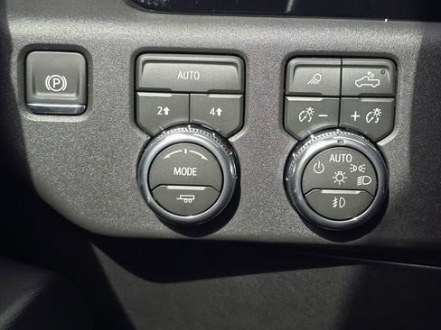 New 2026 GMC Sierra 1500 SLT w/ SLT Premium Package image 15