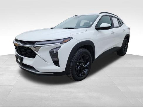 Certified 2024 Chevrolet Trax LT image 3