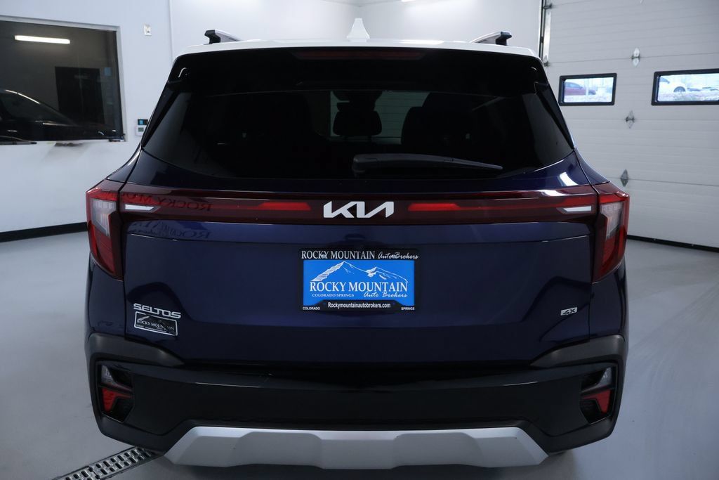 Used 2024 Kia Seltos S AWD/4WD image 6