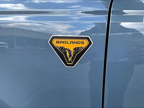 New 2025 Ford Bronco Badlands image 9