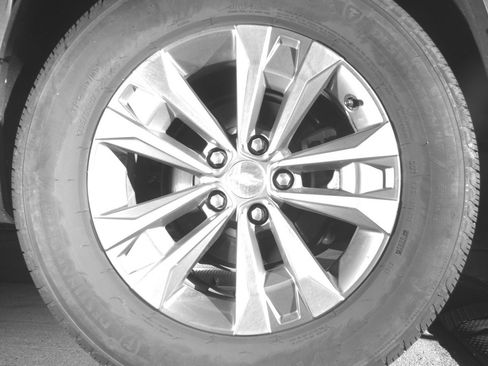 Used 2025 Chevrolet Equinox LT FWD image 15