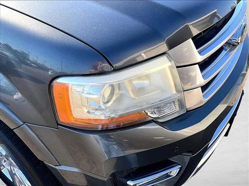 Used 2016 Ford Expedition Platinum RWD image 28