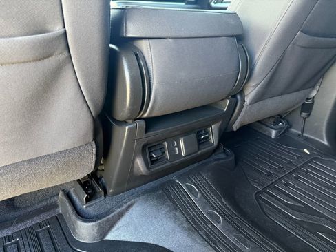 Used 2023 GMC Sierra 1500 SLE AWD/4WD image 36