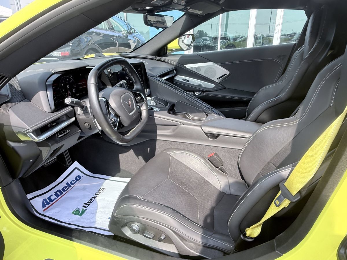 Used 2021 Chevrolet Corvette Stingray Preferred Cpe w/ Z51 Performance Package RWD image 9