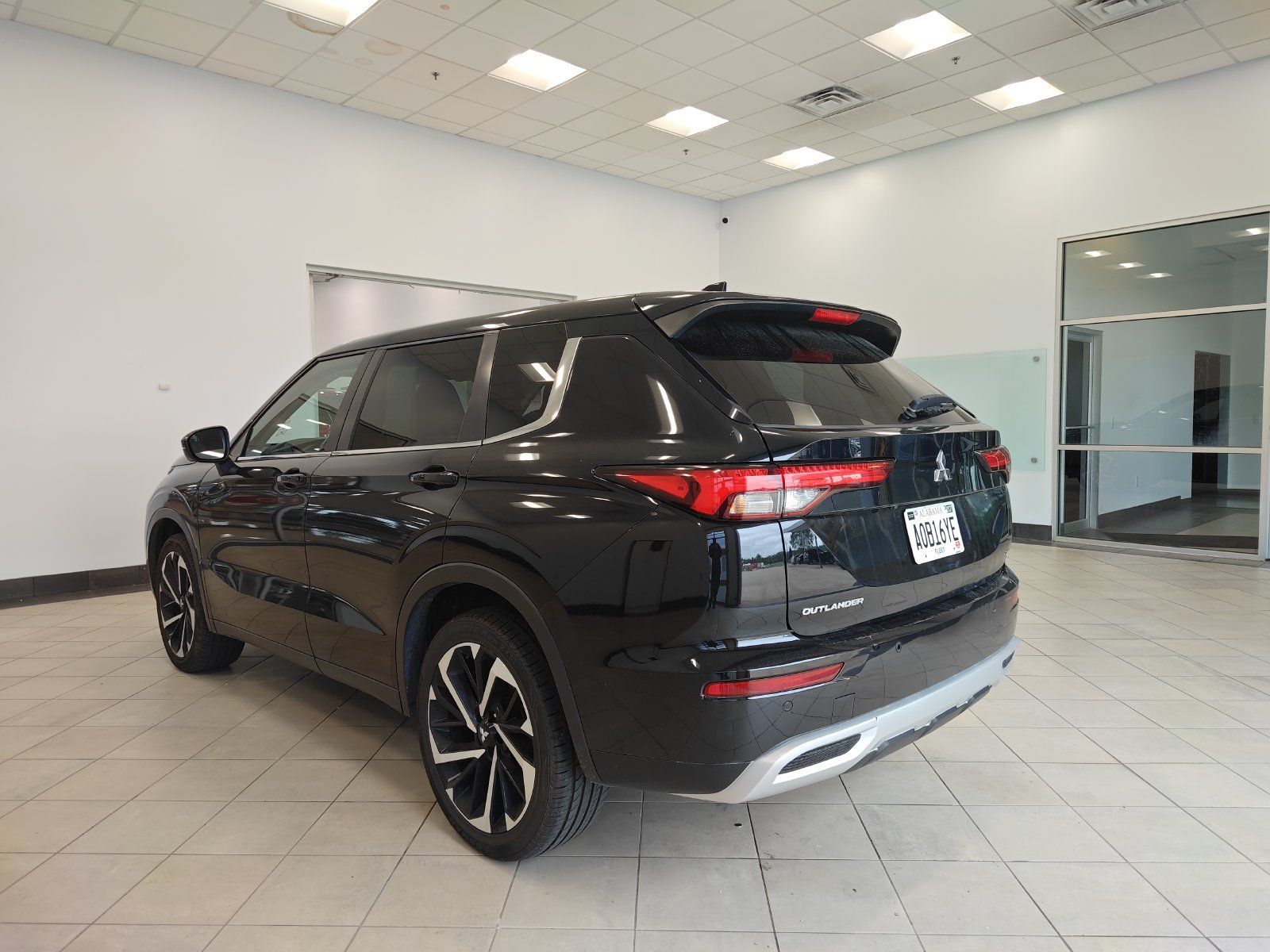 Used 2024 Mitsubishi Outlander SE Black Edition AWD/4WD image 5
