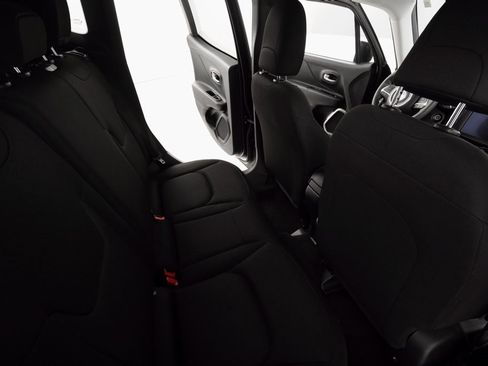 Certified 2023 Jeep Renegade Latitude image 13