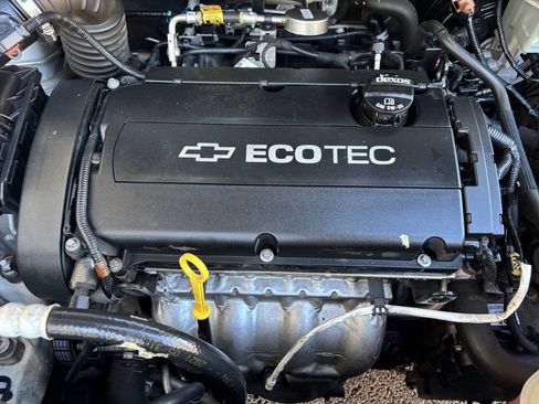 Used 2015 Chevrolet Sonic LT image 32