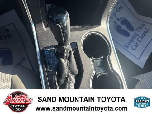 Used 2016 Toyota Camry SE image 19