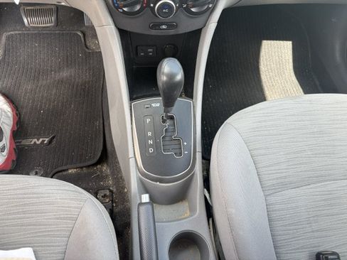 Used 2016 Hyundai Accent SE w/ Option Group 02 FWD image 12