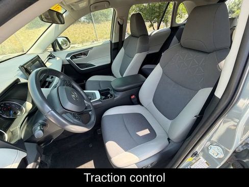 Used 2021 Toyota RAV4 XLE w/ XLE Grade Weather Package AWD/4WD image 19