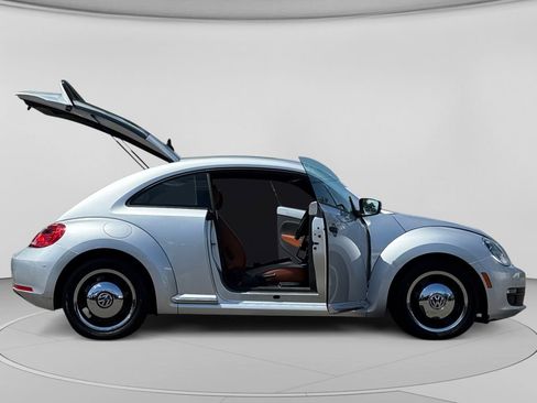 Used 2015 Volkswagen Beetle 1.8T FWD image 29