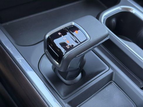 Used 2022 GMC Sierra 1500 SLT w/ SLT Premium Package image 12