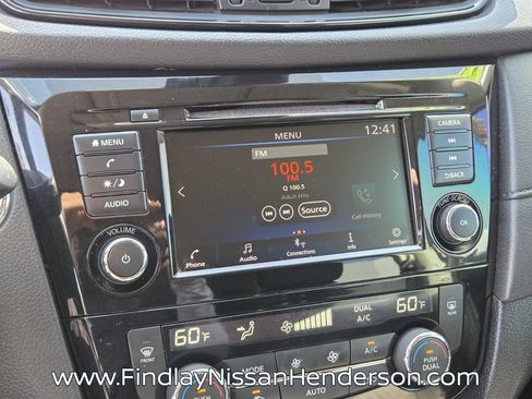 Used 2020 Nissan Rogue SV FWD image 25