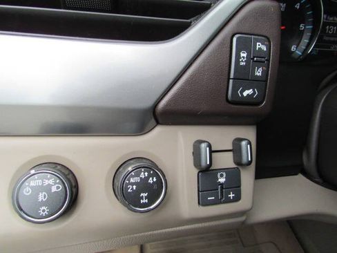Used 2015 Chevrolet Suburban LTZ AWD/4WD image 28