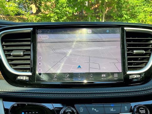 Certified 2023 Chrysler Pacifica Limited FWD image 13