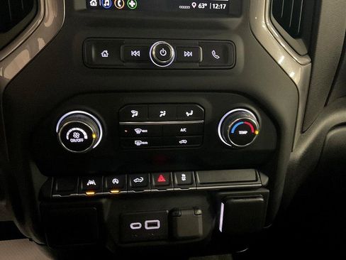 Used 2022 Chevrolet Silverado 1500 Custom image 19