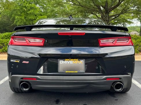 Used 2016 Chevrolet Camaro SS RWD image 8