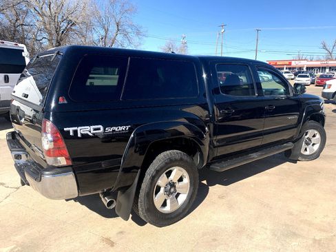 Used 2015 Toyota Tacoma PreRunner w/ TRD Sport Package image 4