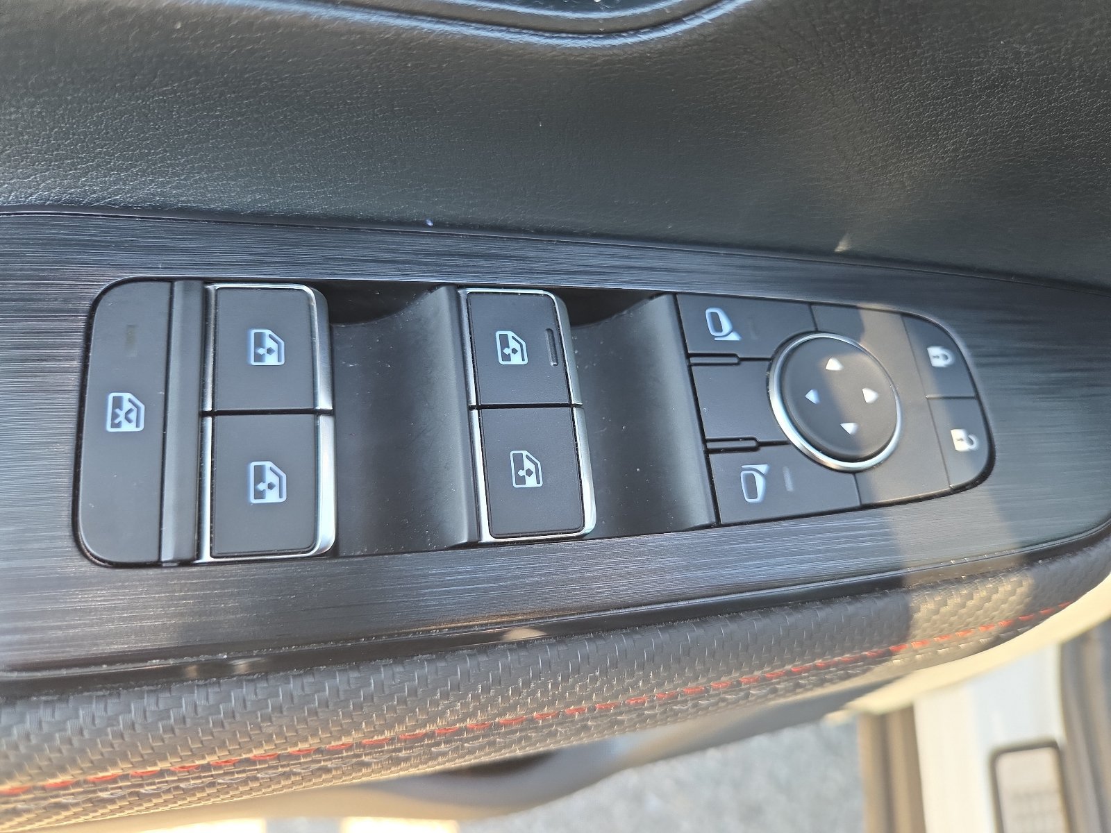 Used 2025 Nissan Kicks SR w/ Illumination Package AWD/4WD image 15