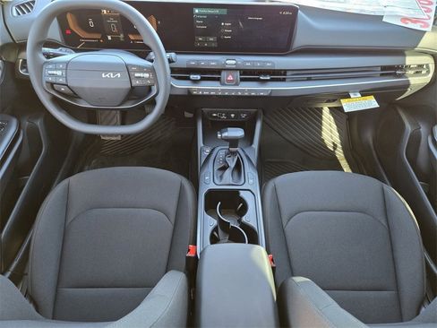 New 2026 Kia K4 LXS image 34