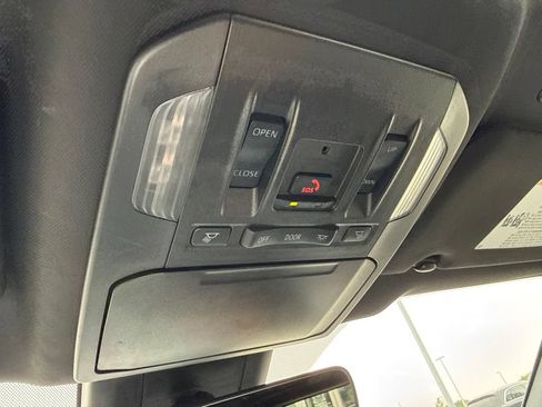 Used 2024 Toyota Highlander XSE AWD/4WD image 42