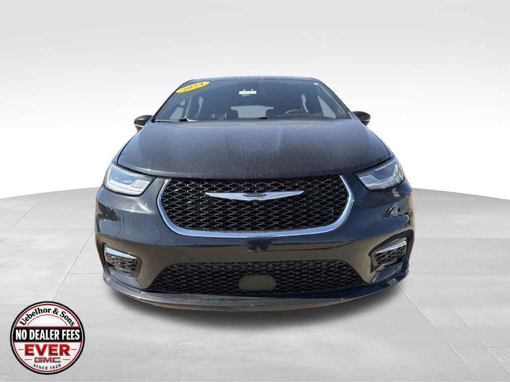 Used 2024 Chrysler Pacifica Touring FWD image 12