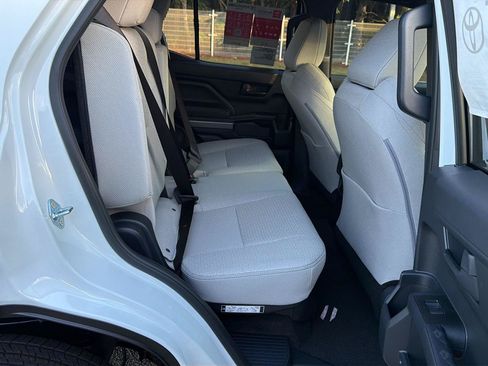 New 2026 Toyota 4Runner SR5 AWD/4WD image 12