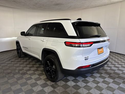 Certified 2023 Jeep Grand Cherokee Altitude AWD/4WD image 8
