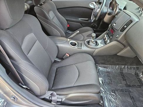 Used 2016 Nissan 370Z Coupe RWD image 21