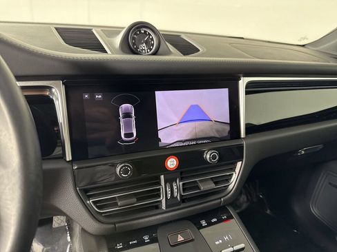 Certified 2024 Porsche Macan S AWD/4WD image 30