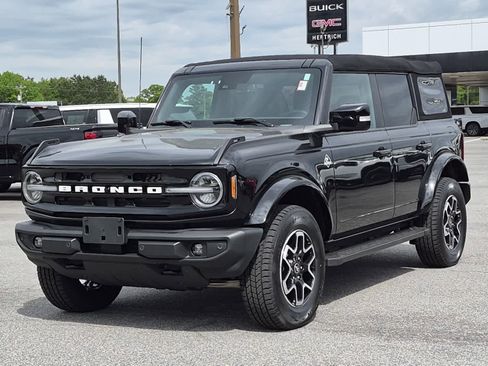 Used 2024 Ford Bronco Outer Banks AWD/4WD image 1